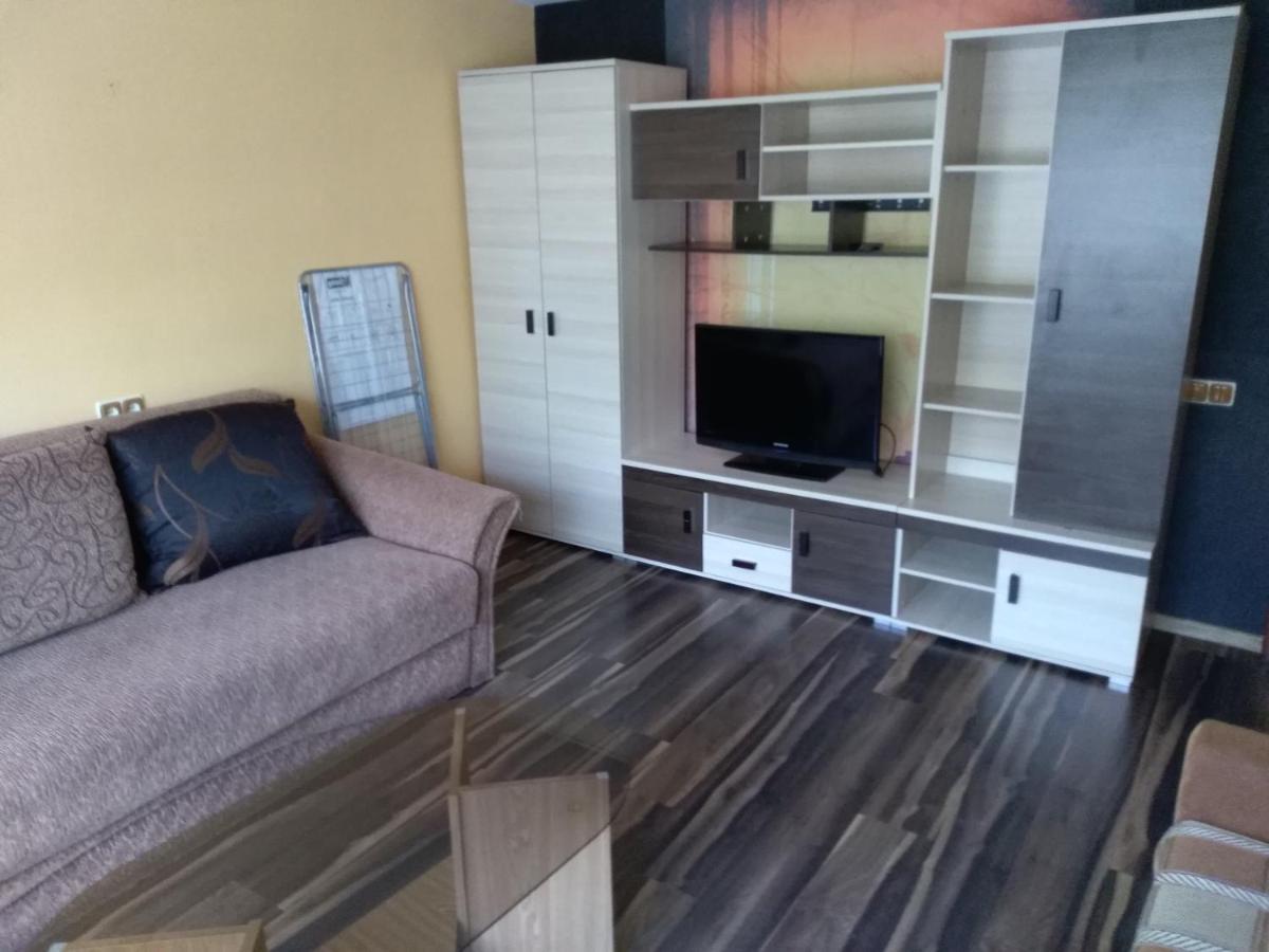Brivibas 25 Apartamenti Ventspils Exteriör bild